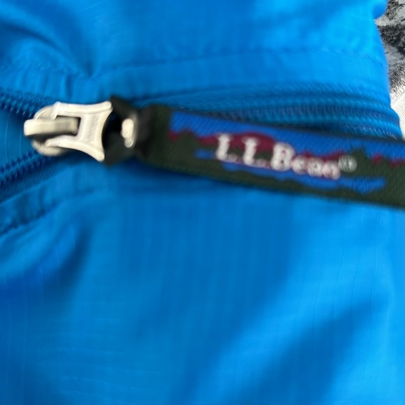 LLBean lightweight pullover jacket - Picture 7 of 8
